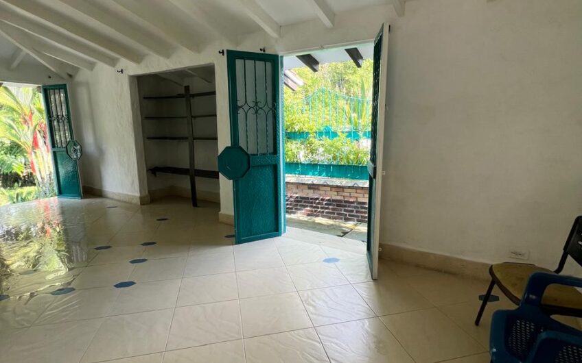 Hermosa Casa Campestre para Alquiler Sector Cenexpo – Uso comercial o Vivienda Familiar