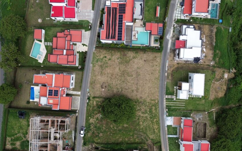 Lote para la Venta en Conjunto Cerrado en Calarcá