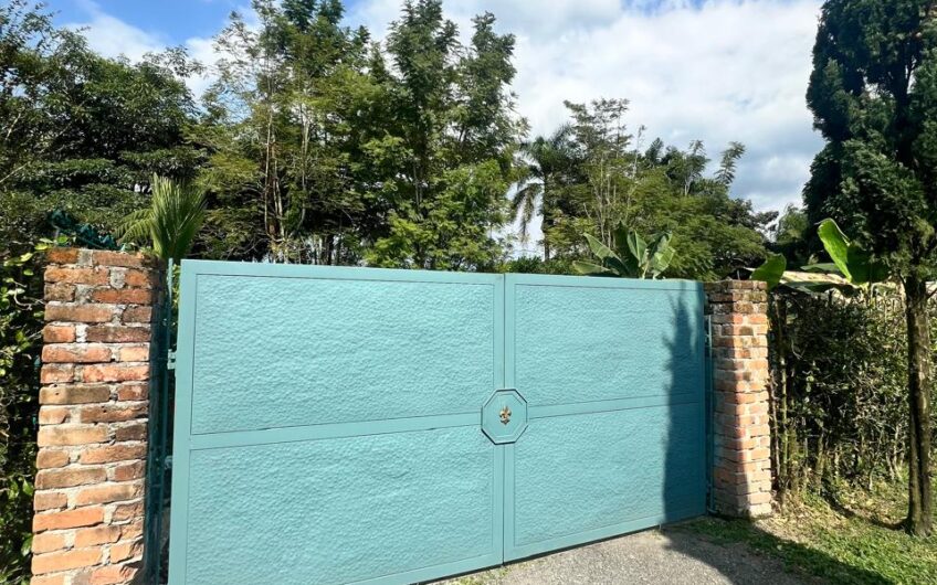 Hermosa Casa Campestre para Alquiler Sector Cenexpo – Uso comercial o Vivienda Familiar