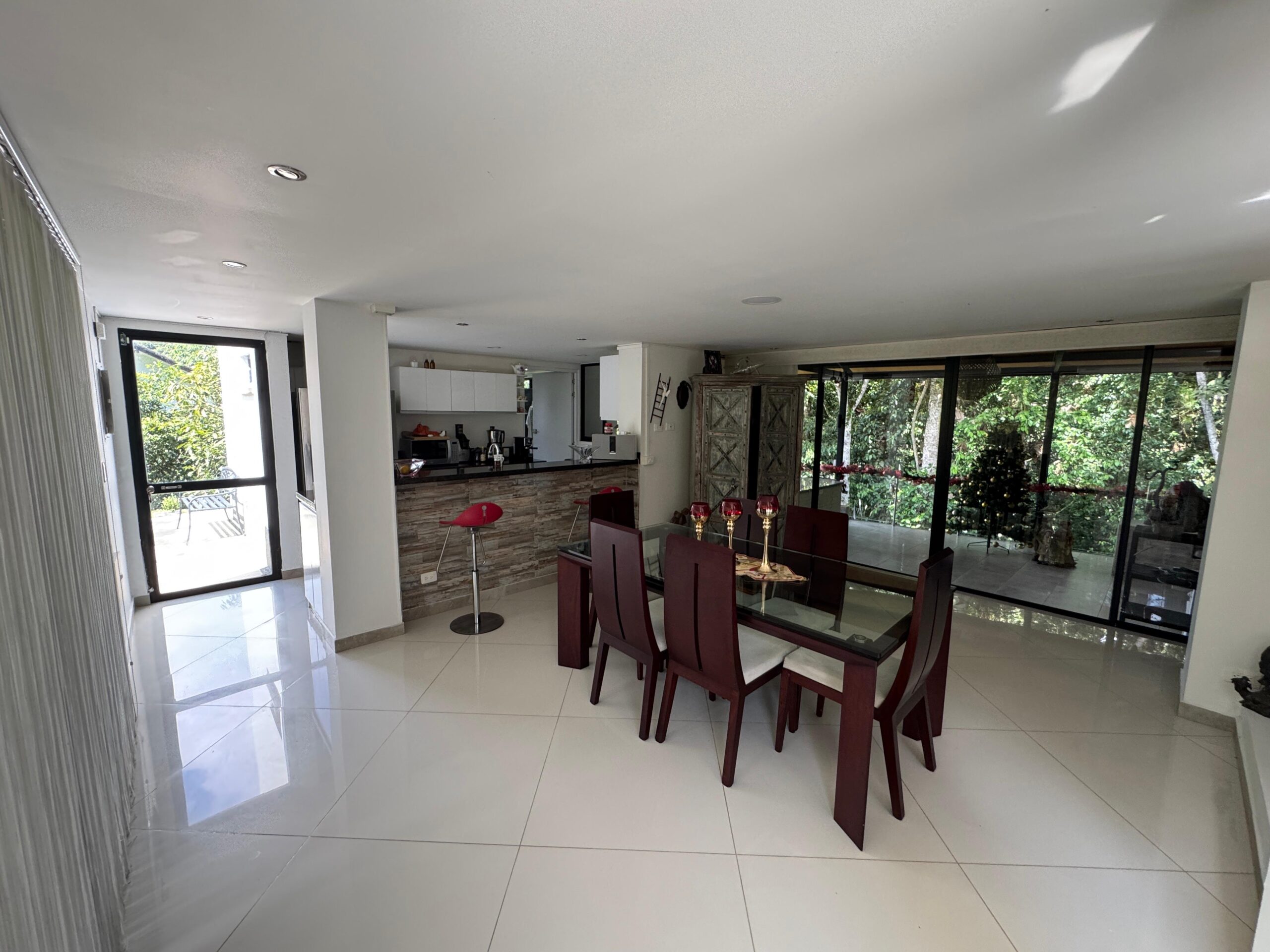 Hermosa Casa Campestre para la Venta – Vía Circasia