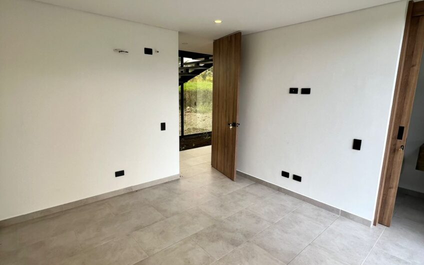 Exclusiva Casa Campestre para Alquiler en Sector Aeropuerto