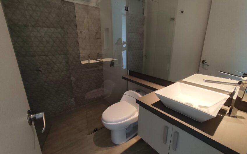 Amplio Apartamento ubicado en Exclusivo Condominio Campestre al norte de Armenia