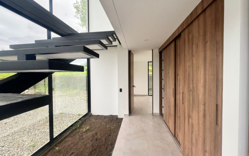 Exclusiva Casa Campestre para Alquiler en Sector Aeropuerto