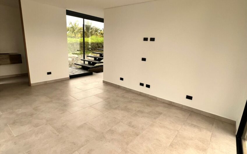 Exclusiva Casa Campestre para Alquiler en Sector Aeropuerto