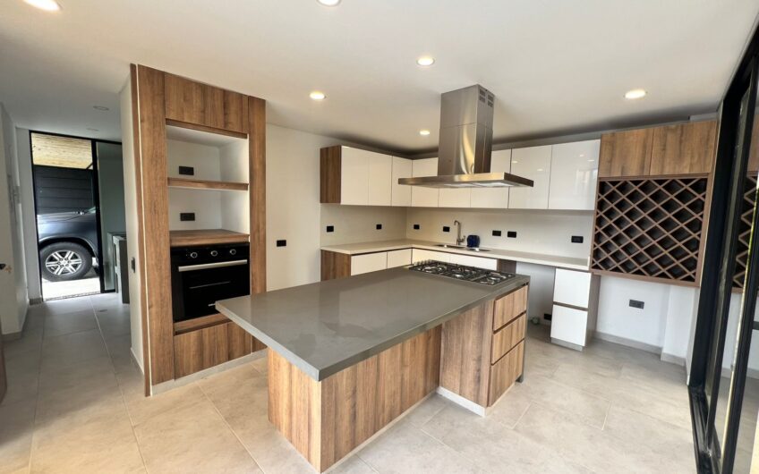 Exclusiva Casa Campestre para Alquiler en Sector Aeropuerto