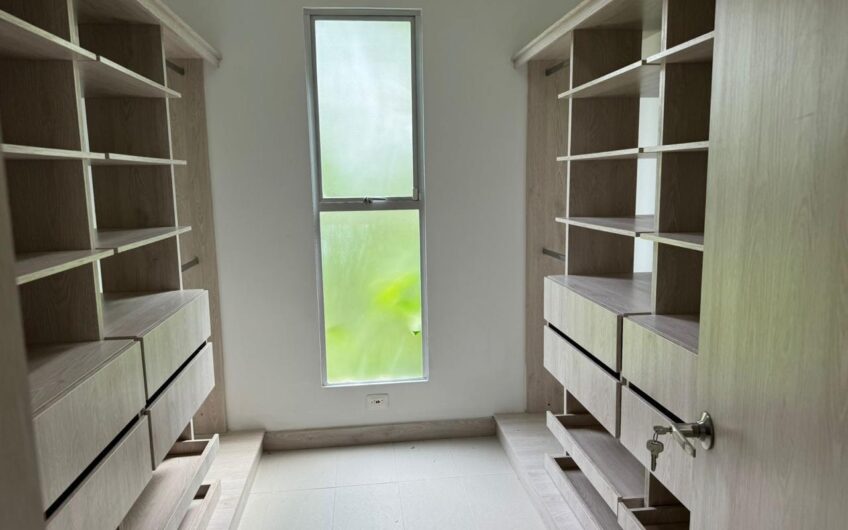 Hermosa Casa Campestre para la Venta en el Caimo