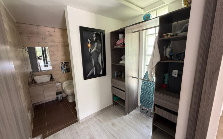 Amplia Casa Campestre para Arriendo en Sector Aeropuerto