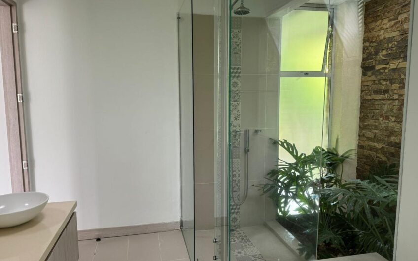 Hermosa Casa Campestre para la Venta en el Caimo