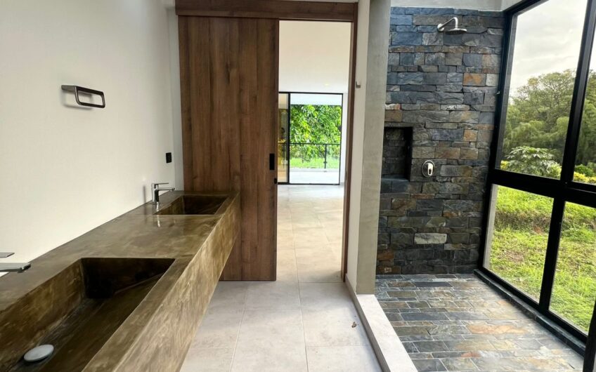 Exclusiva Casa Campestre para Alquiler en Sector Aeropuerto