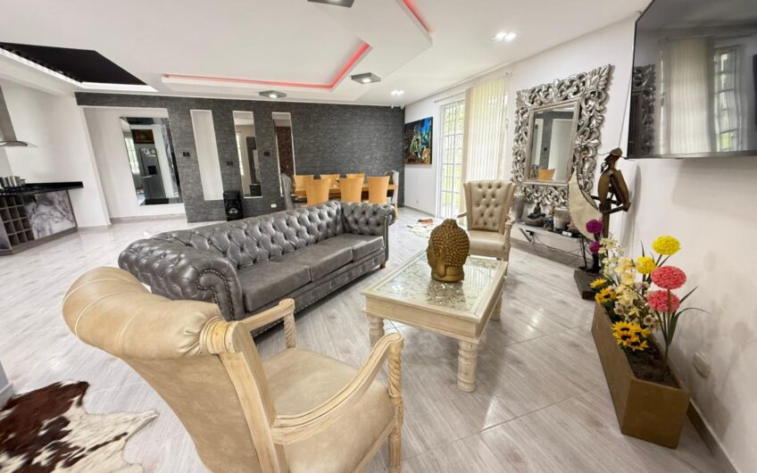 Amplia Casa Campestre para Arriendo en Sector Aeropuerto