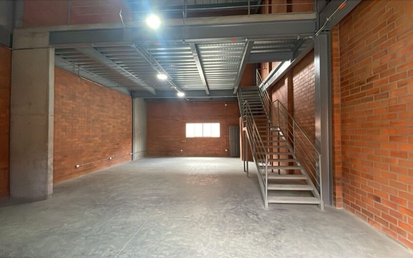 Amplia Bodega al Sur de Armenia para Arriendo