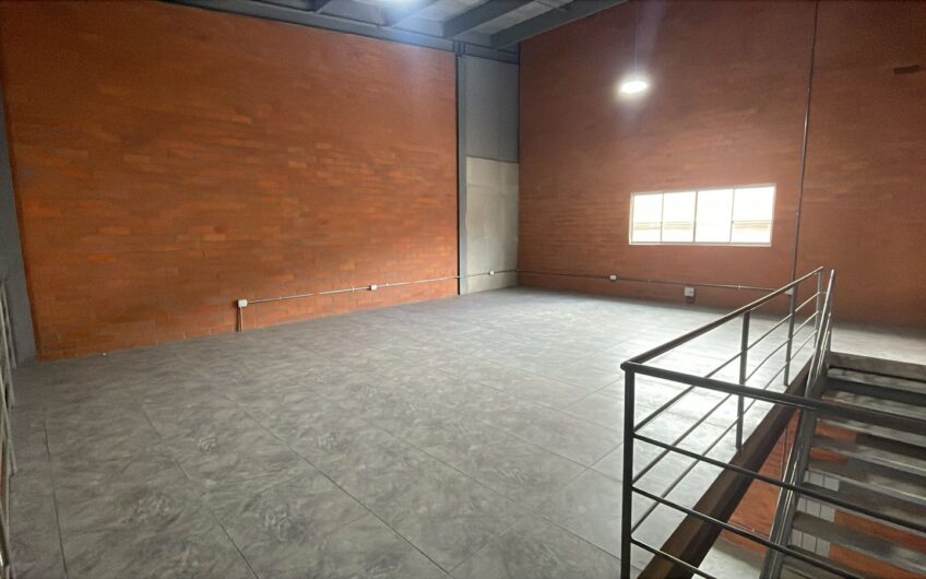 Amplia Bodega al Sur de Armenia para Arriendo