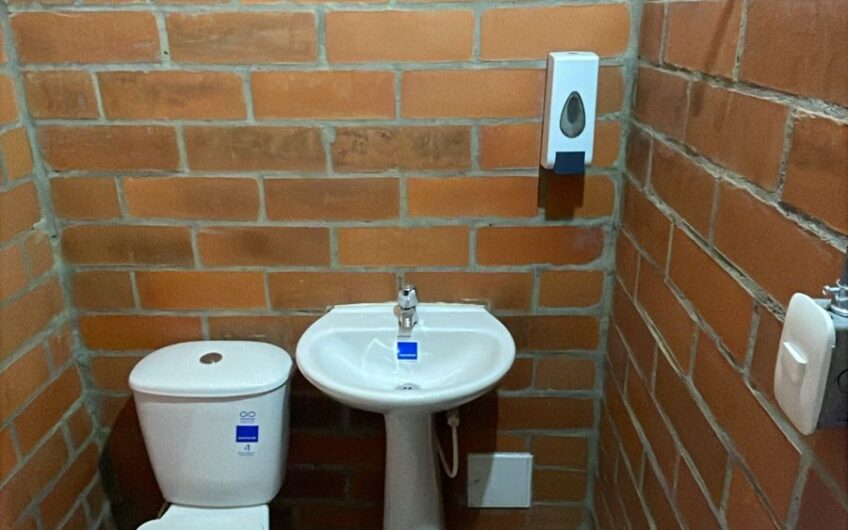 Amplia Bodega al Sur de Armenia para Arriendo