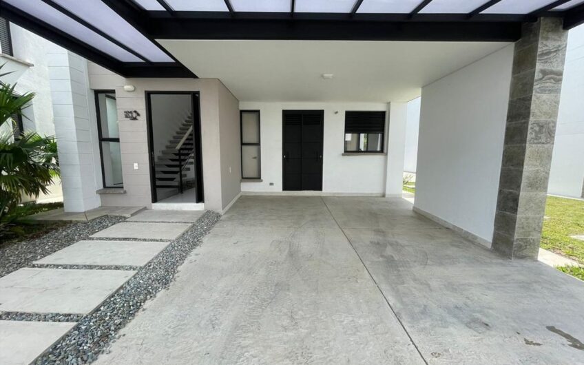 Casa Campestre para la Venta en Sector Aeropuerto