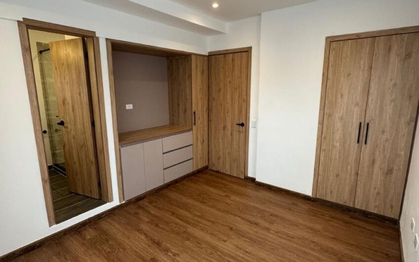 Casa de dos niveles para la Venta en la Avenida 19 norte