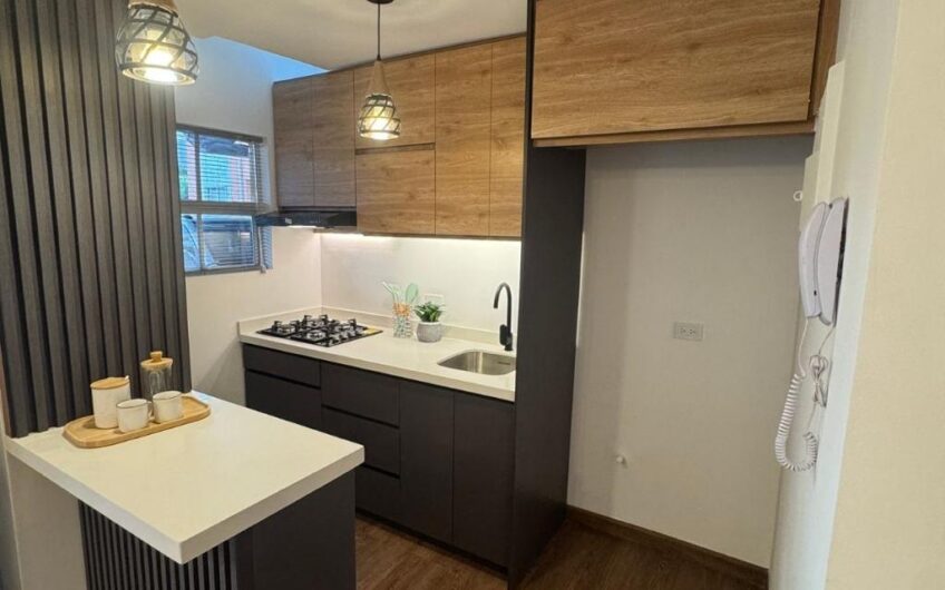 Casa de dos niveles para la Venta en la Avenida 19 norte