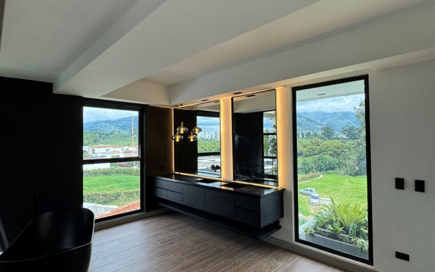 Espectacular Casa Campestre para la Venta en Calarcá