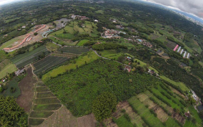 Finca Sobre Corredor Vial Turístico Sector Parque del Café – Quindío