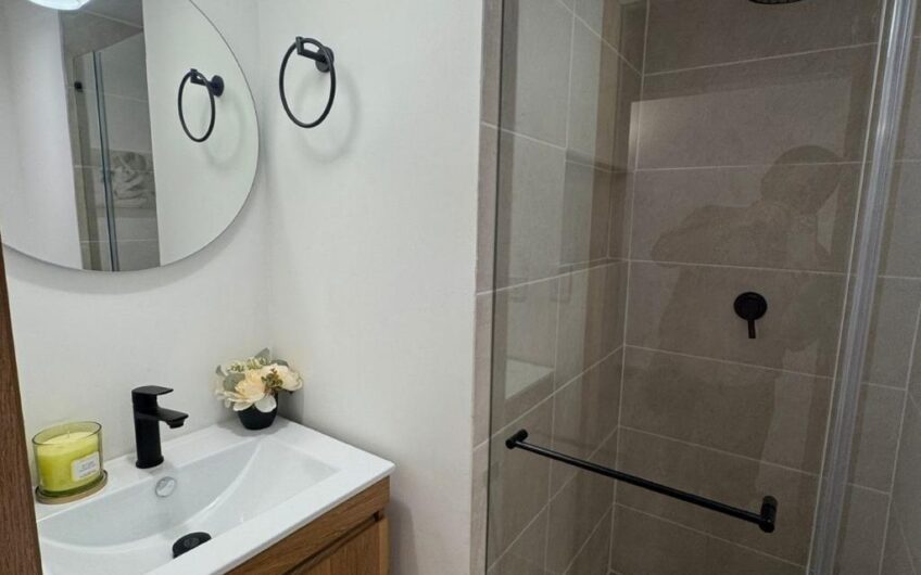 Casa de dos niveles para la Venta en la Avenida 19 norte