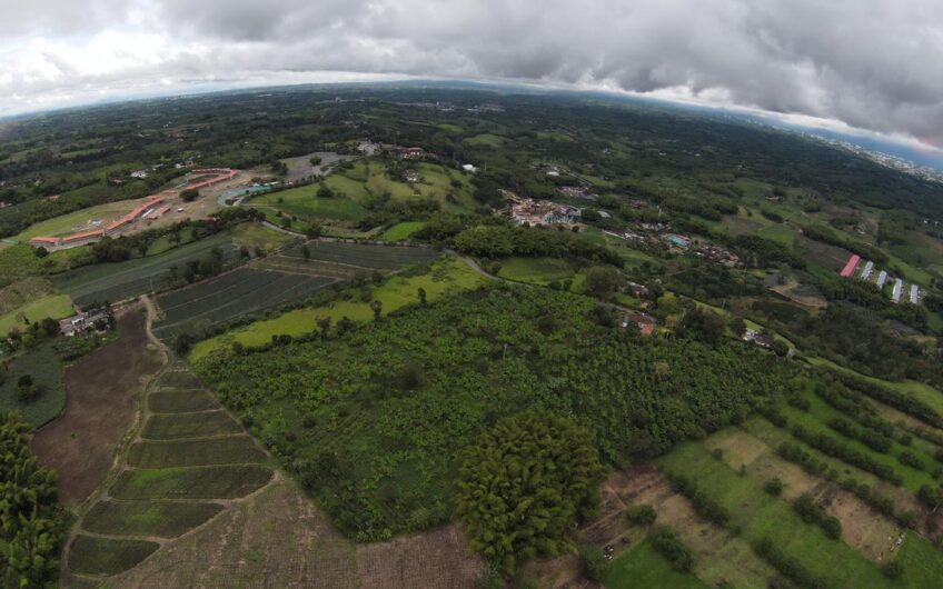 Finca Sobre Corredor Vial Turístico Sector Parque del Café – Quindío