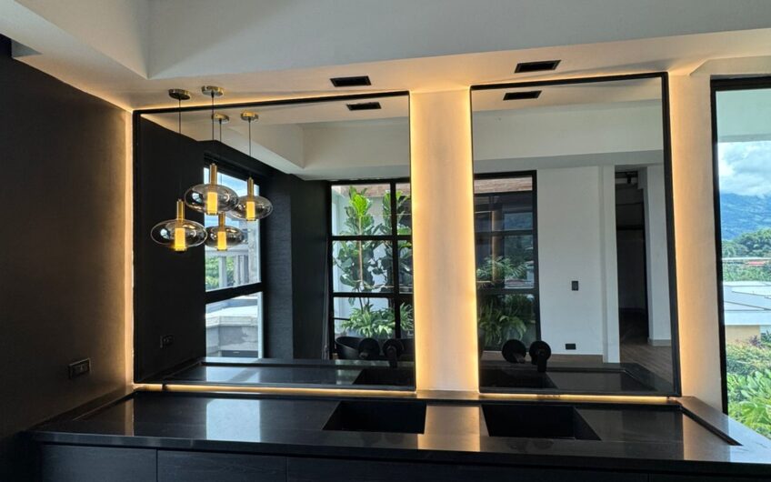 Espectacular Casa Campestre para la Venta en Calarcá