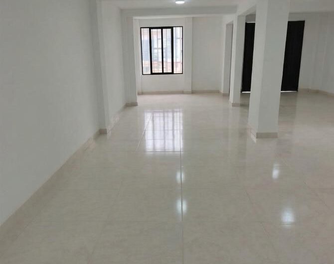 Casa esquinera para la Venta con local comercial y 2 apartaestudios – Alta rentabilidad en Mercedes del Norte