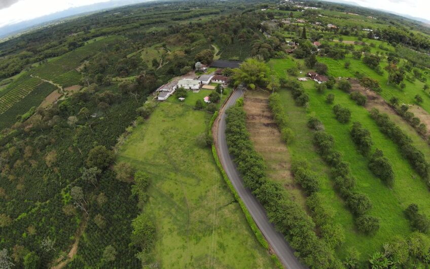 Finca Sobre Corredor Vial Turístico Sector Parque del Café – Quindío