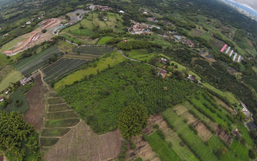 Finca Sobre Corredor Vial Turístico Sector Parque del Café – Quindío