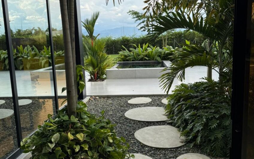 Exclusiva Casa Campestre para la Venta en Sector Aeropuerto de Armenia