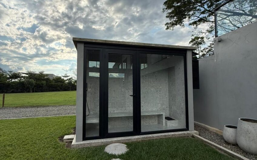 Exclusiva Casa Campestre para la Venta en Sector Aeropuerto de Armenia