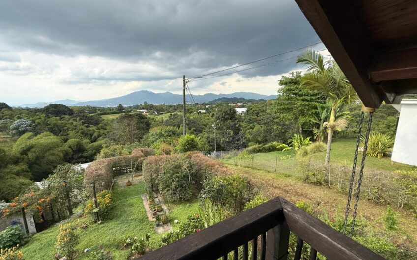 Casa Campestre para la Venta en Sector Tribunas en Pereira