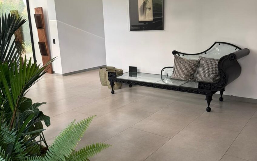 Exclusiva Casa Campestre para la Venta en Sector Aeropuerto de Armenia