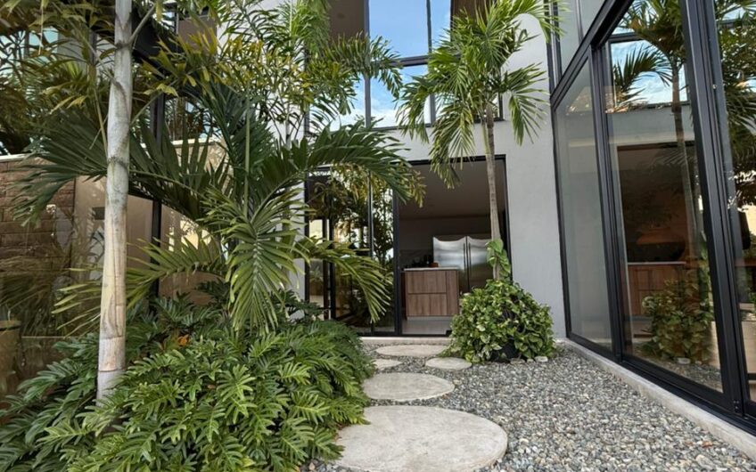 Exclusiva Casa Campestre para la Venta en Sector Aeropuerto de Armenia