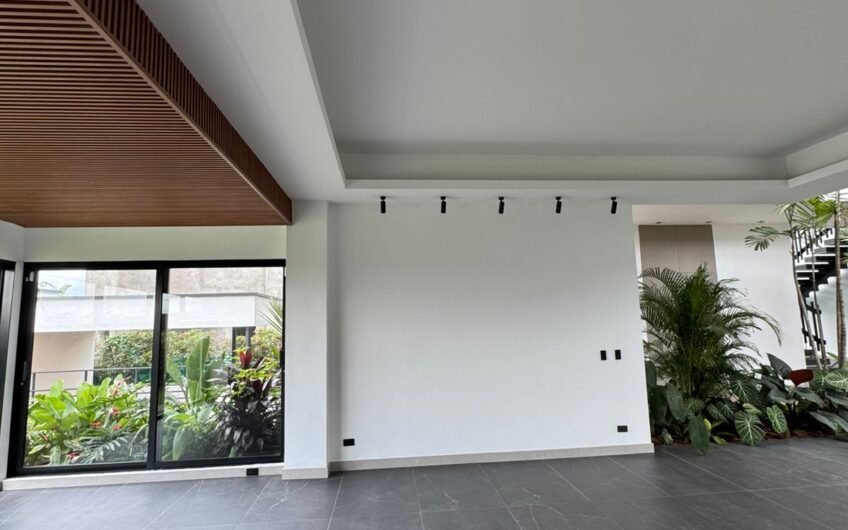 Espectacular Casa Campestre para la Venta en Calarcá