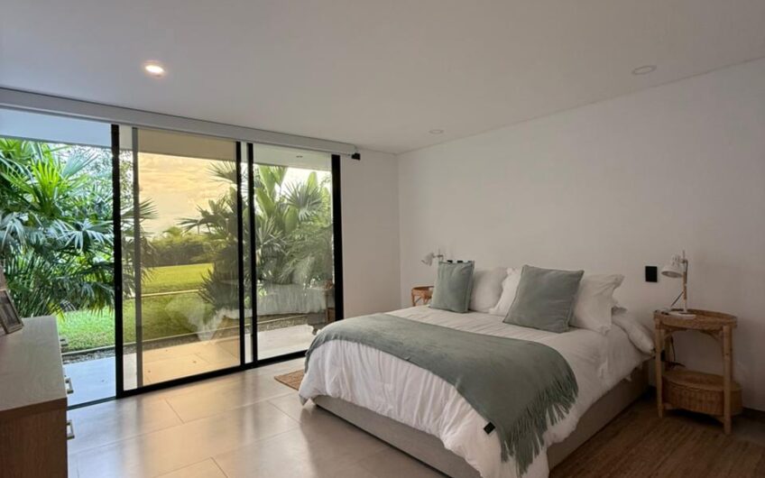 Exclusiva Casa Campestre para la Venta en Sector Aeropuerto de Armenia