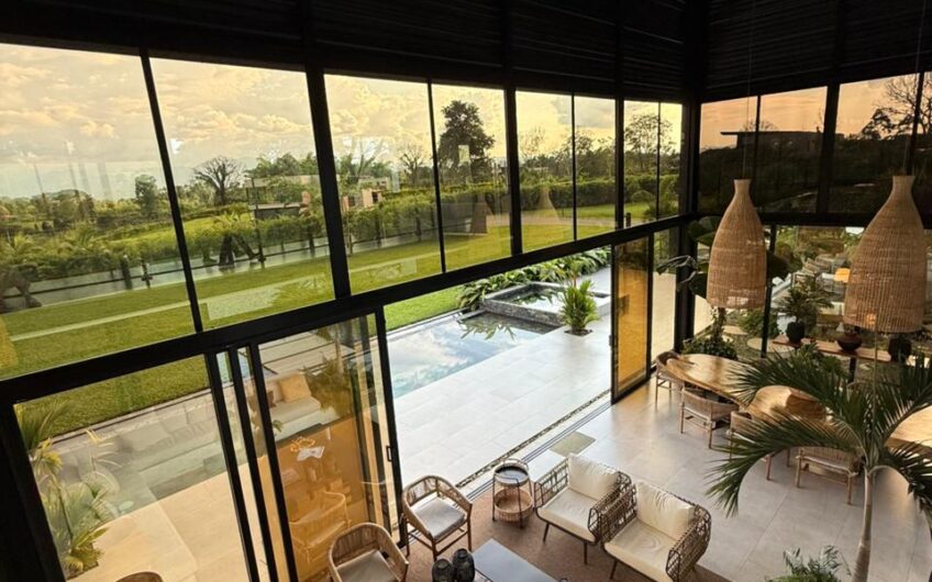 Exclusiva Casa Campestre para la Venta en Sector Aeropuerto de Armenia
