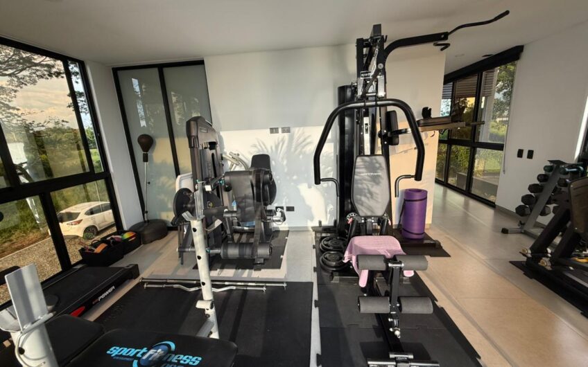 Exclusiva Casa Campestre para la Venta en Sector Aeropuerto de Armenia