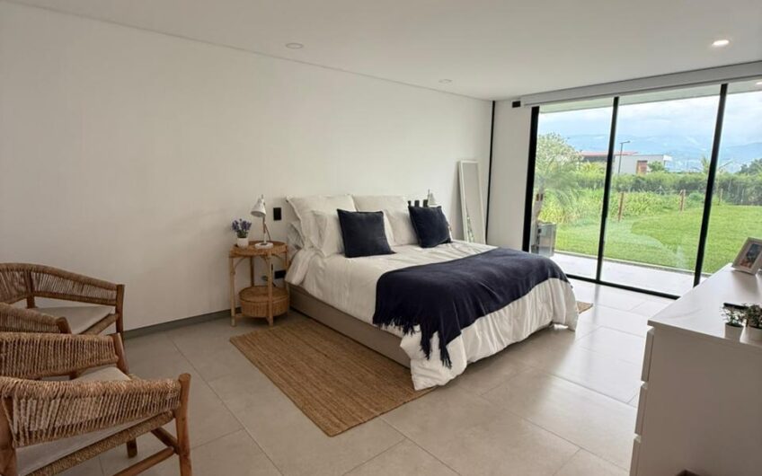 Exclusiva Casa Campestre para la Venta en Sector Aeropuerto de Armenia