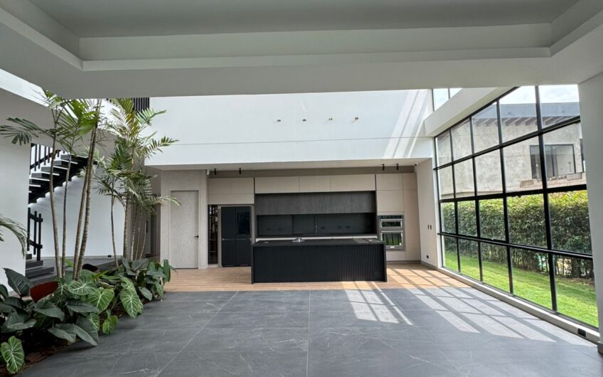 Espectacular Casa Campestre para la Venta en Calarcá