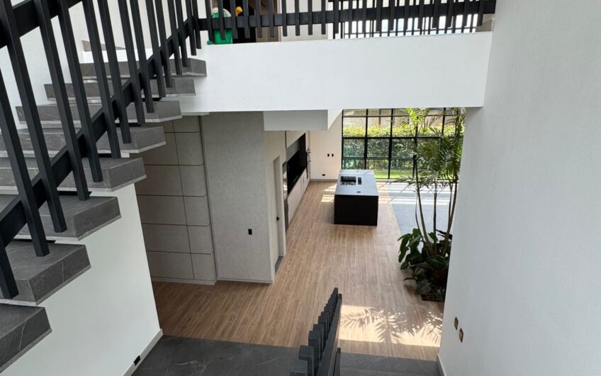 Espectacular Casa Campestre para la Venta en Calarcá