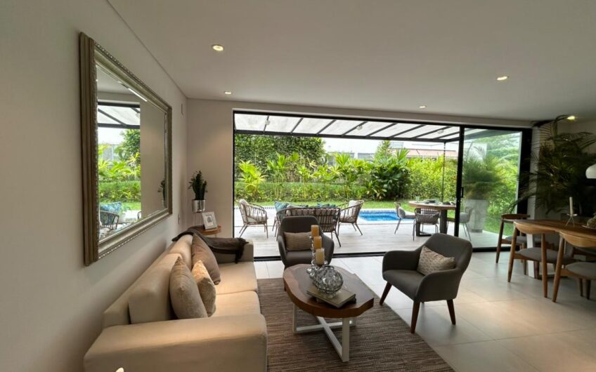 Hermosa Casa Campestre para la Venta en Condominio Campestre Sector el Caimo