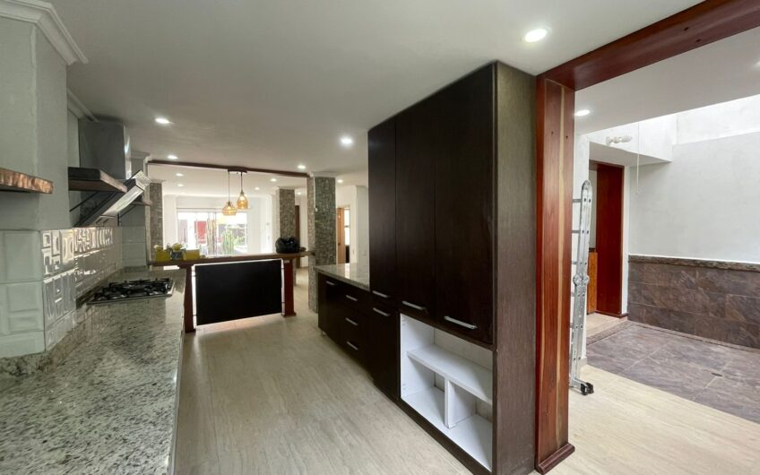 Casa en Conjunto Cerrado para Venta en la Avenida 19 norte