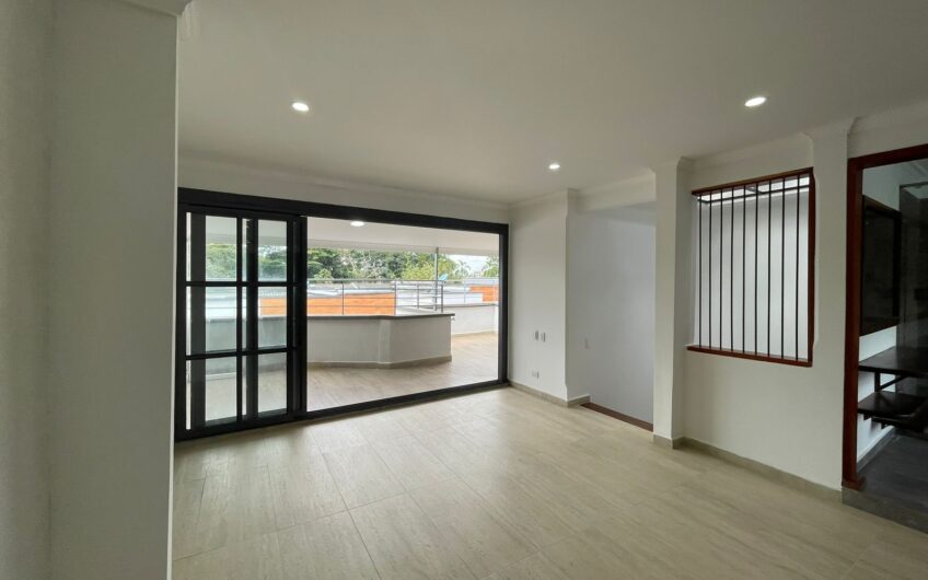 Casa en Conjunto Cerrado para Venta en la Avenida 19 norte