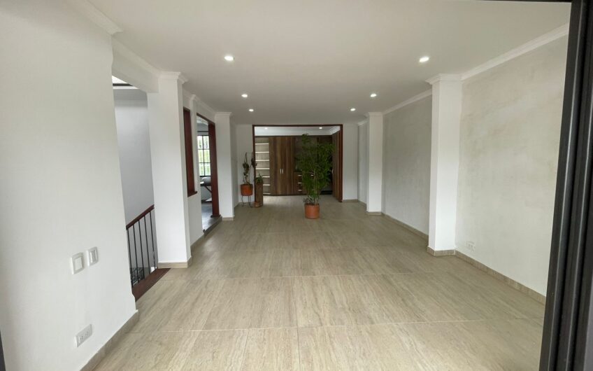Casa en Conjunto Cerrado para Venta en la Avenida 19 norte