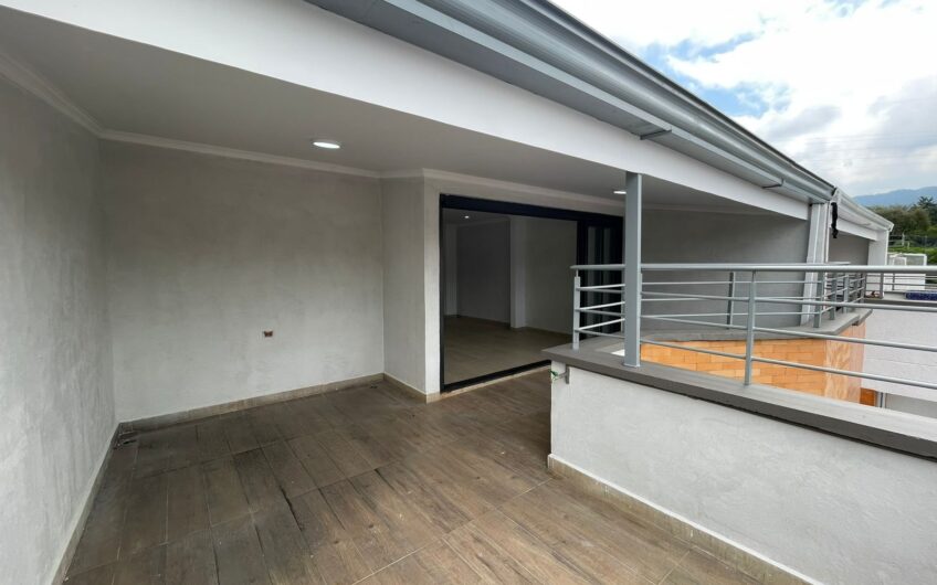Casa en Conjunto Cerrado para Venta en la Avenida 19 norte