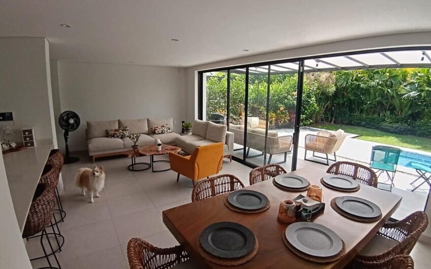 Casa Campestre de dos niveles para la Venta vía al Caimo