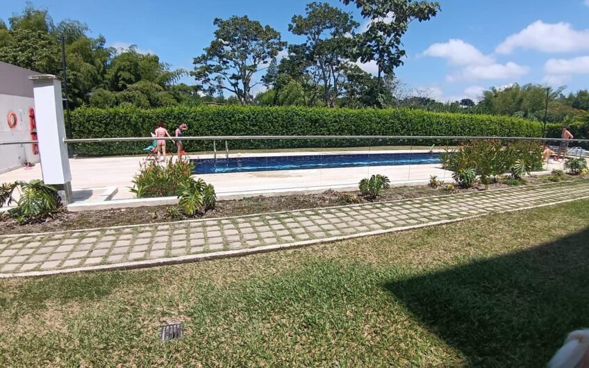 Casa Campestre de dos niveles para la Venta vía al Caimo