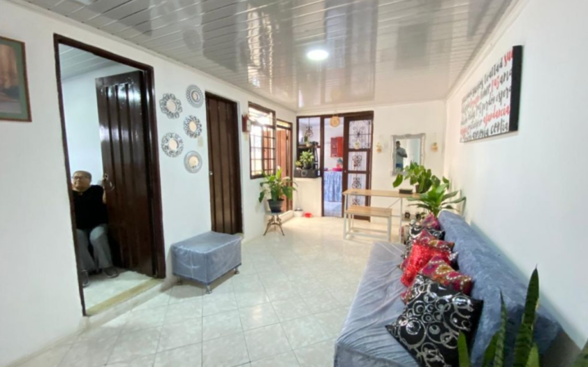 Casa Bifamiliar para la Venta en Ciudad Dorada