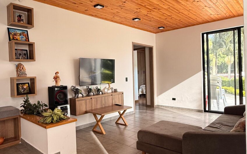 Casa Campestre para la Venta en la Avenida Centenario