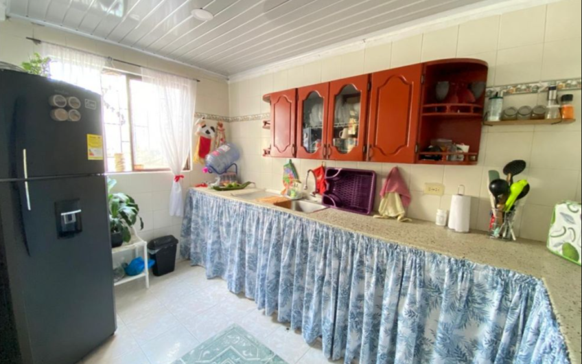 Casa Bifamiliar para la Venta en Ciudad Dorada